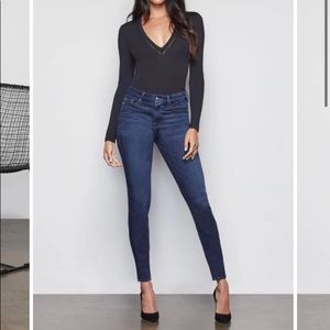 Good American - Good Legs High Rise Jeans in Blue089 6 / 28